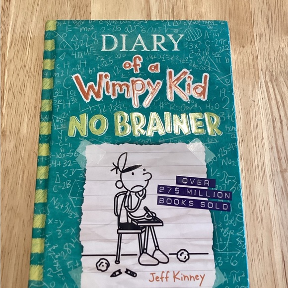 *SIGNED* Diary of a wimpy kid No Brainer book - Picture 3 of 7